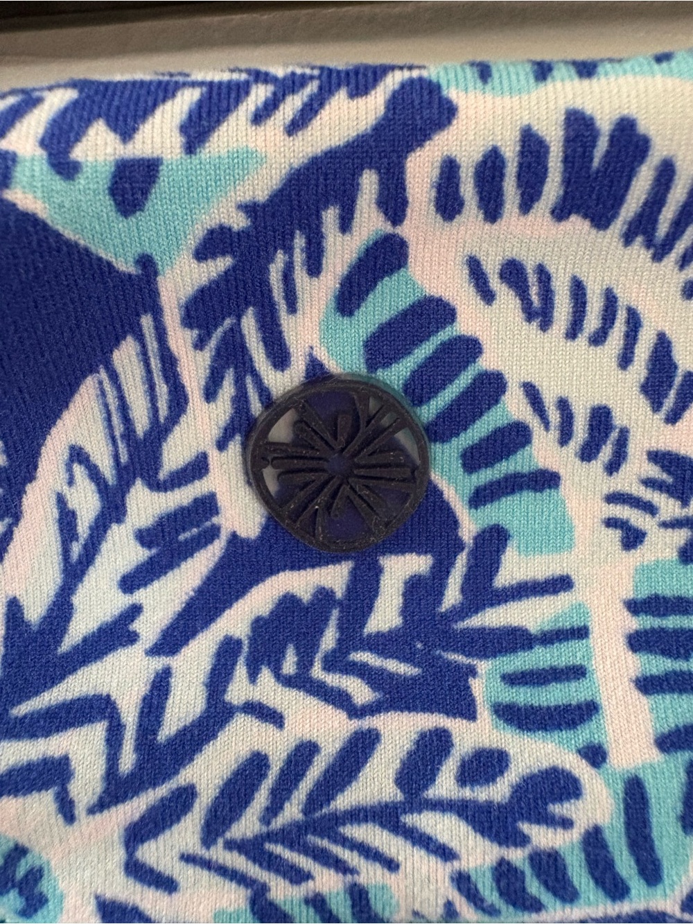 Lilly Pulitzer Luxletic Blue Tropical Print Cropped Leggings Size Large - Picture 3 of 6